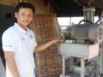 A new machine that helps making rice noodle easier